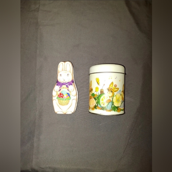 The tin box company of America Holiday Vintage The Tin Box Company